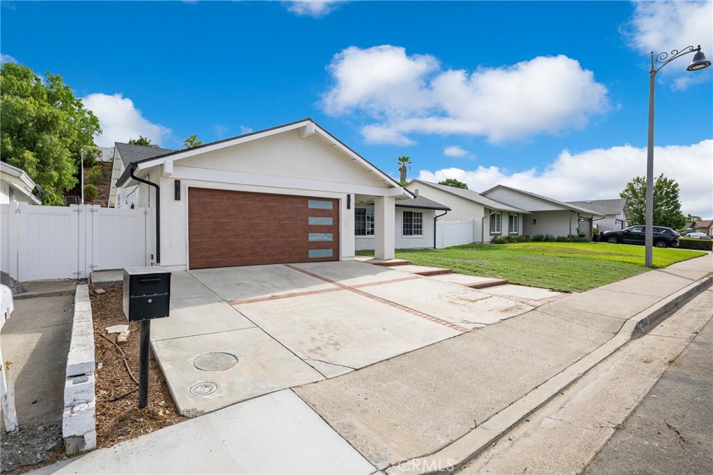 23622 Coronel, Mission Viejo CA 92691 - photo 2