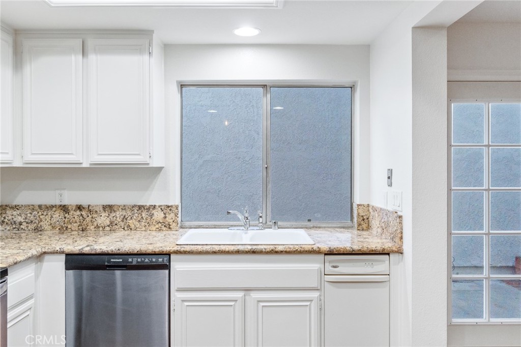 23743 Calle Azorin, Mission Viejo CA 92692 - photo 4
