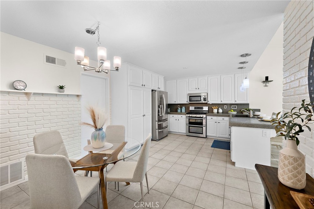 23752 Via Navarra, Mission Viejo CA 92691 - photo 15