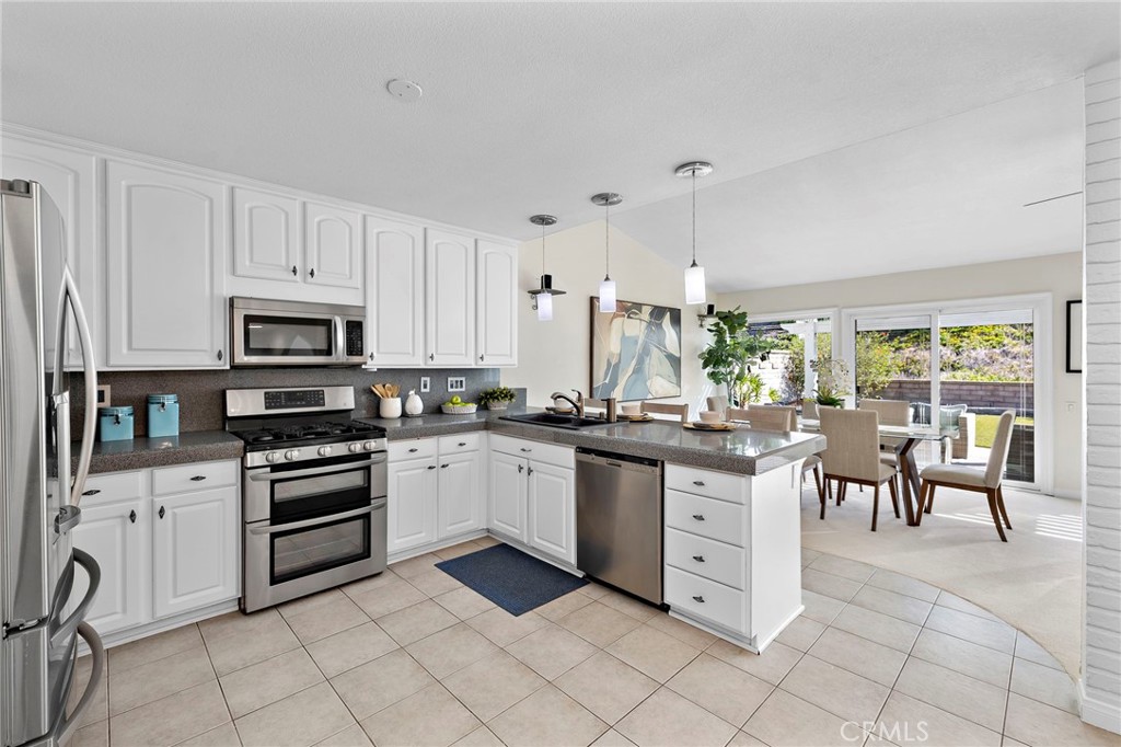 23752 Via Navarra, Mission Viejo CA 92691 - photo 16
