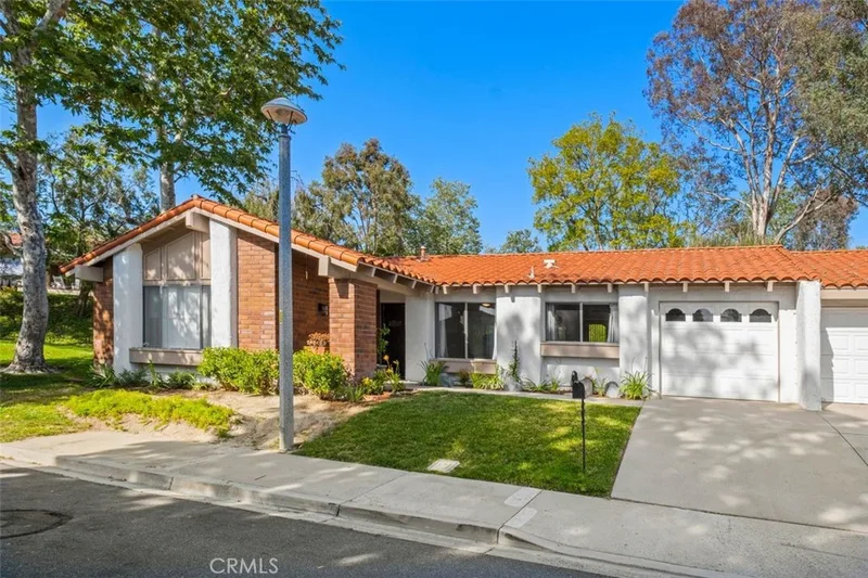 23892 Via Lugones, Mission Viejo, CA 92692