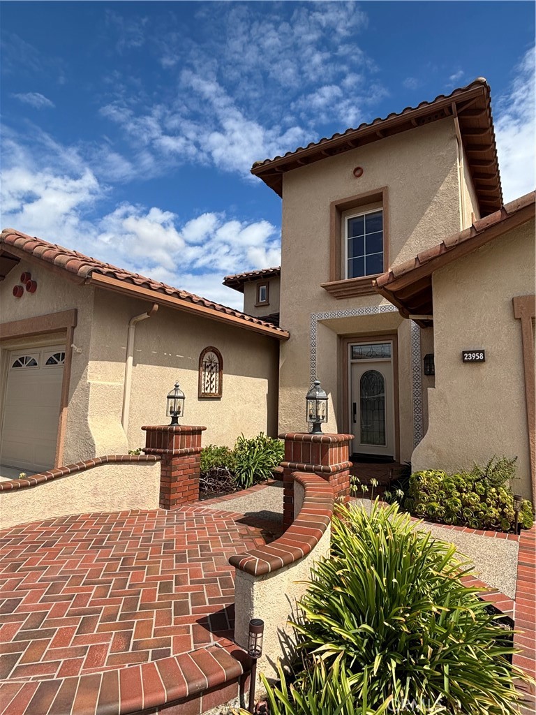 Welcome Home! - 23958 Skyline, Mission Viejo CA 92692 - photo 1