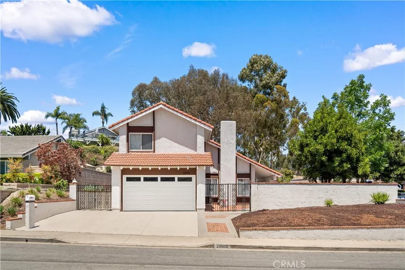23992 Via La Coruna, Mission Viejo