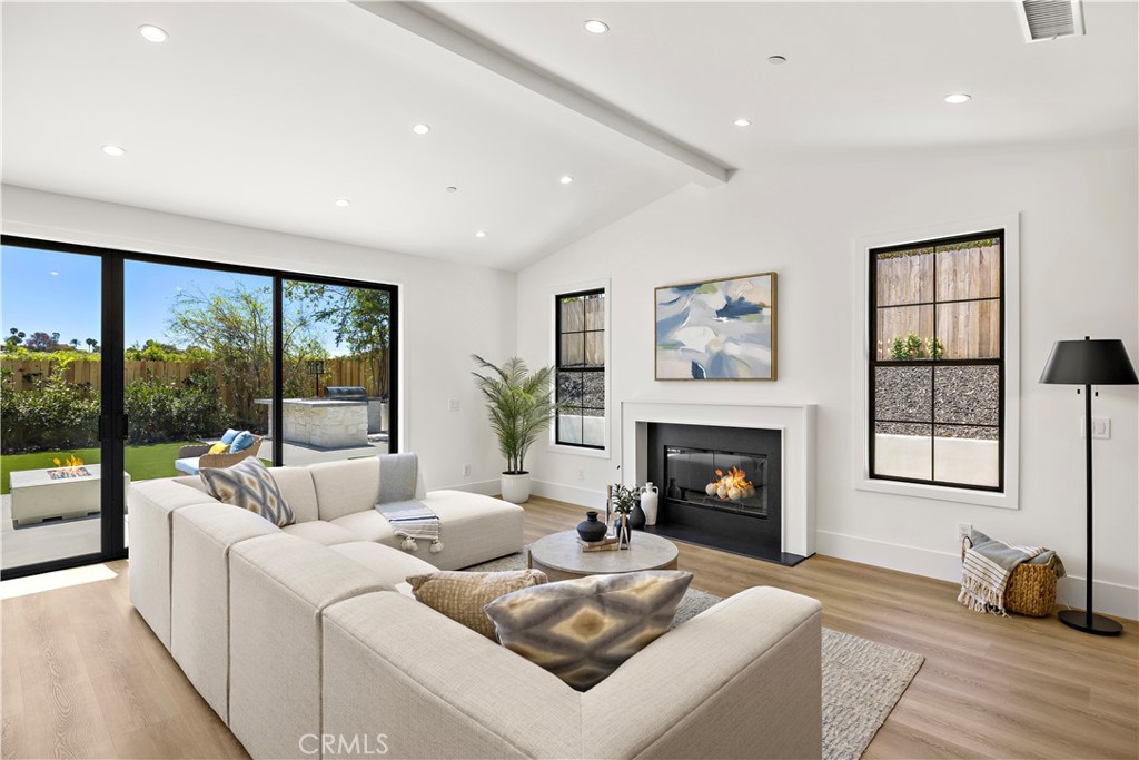 Huge great room - 24142 AMURRO, Mission Viejo CA 92691 - photo 14