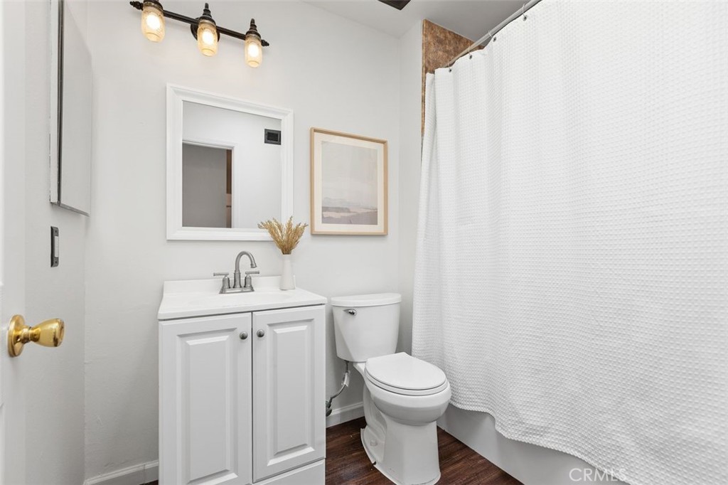 Guest bathroom with tub/shower combination. - 24832 El Cortijo, Mission Viejo CA 92691 - photo 16