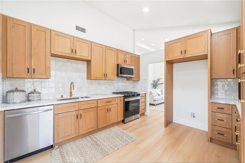 24852 Lagrima, Mission Viejo CA 92692 - photo 11