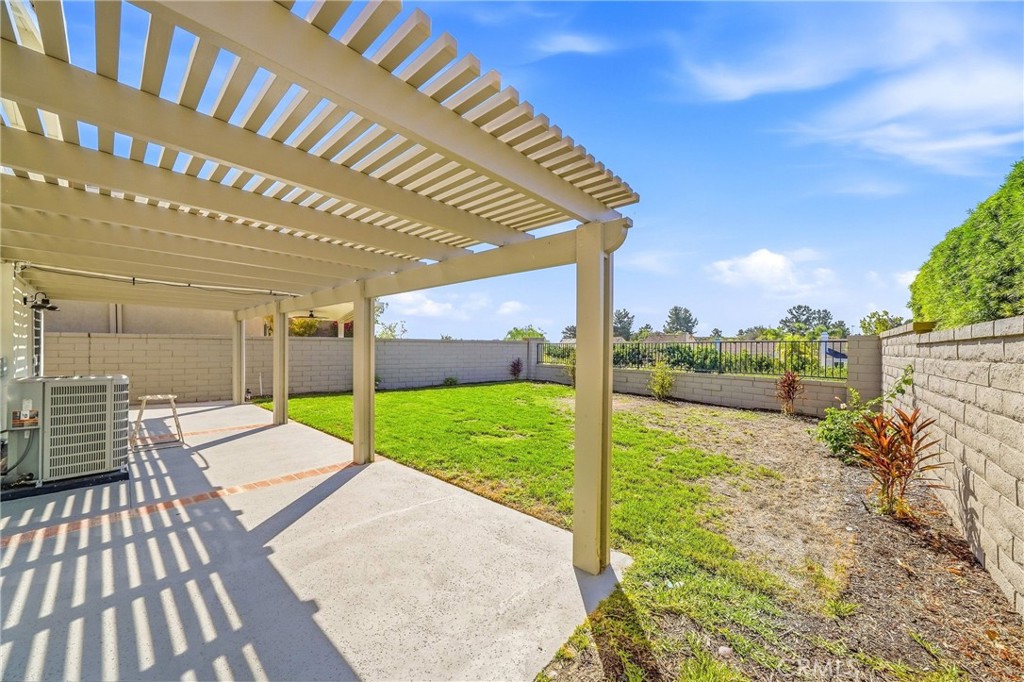 24852 Lagrima, Mission Viejo CA 92692 - photo 33