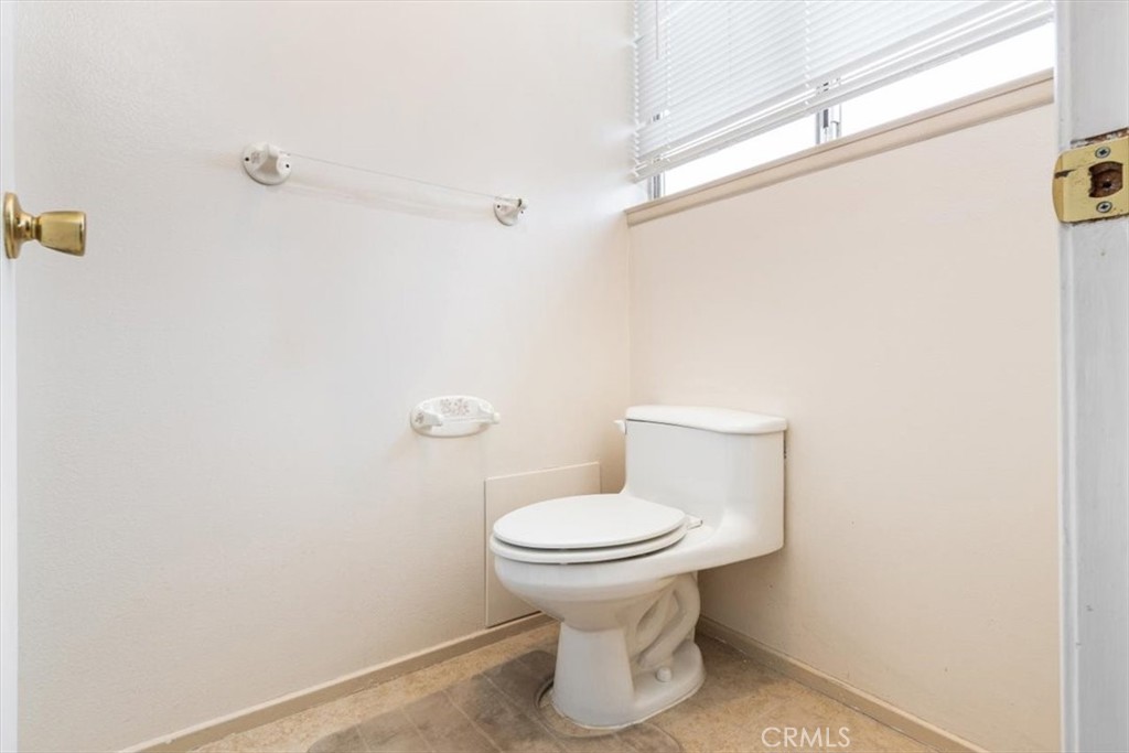 Primary Separate Bath with Shower - 25415 Remesa, Mission Viejo CA 92691 - photo 27