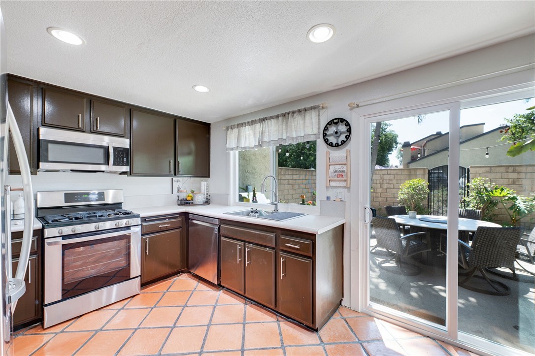 25902 Triton Court, Mission Viejo CA 92691 - photo 1