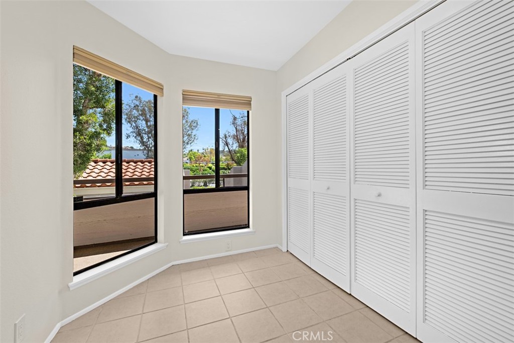 eat in kitchen nook with inside laundry - 25915 Orbita, Mission Viejo CA 92691 - photo 13