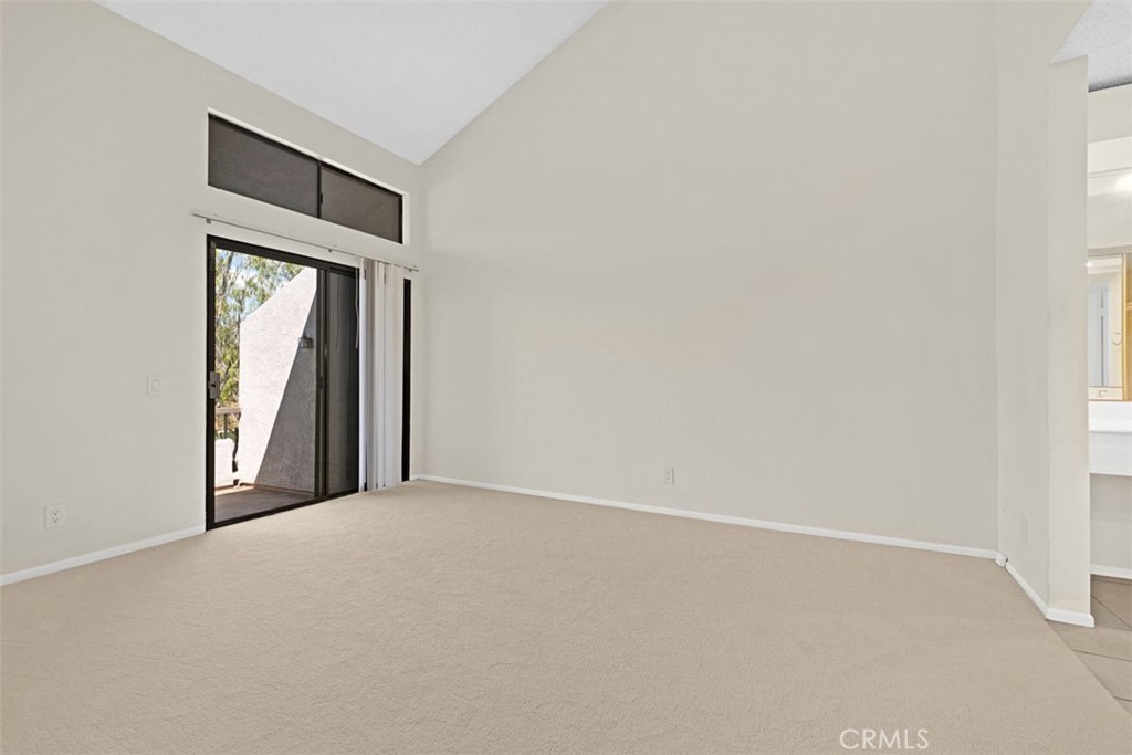 Large Master Bedroom with access to private patio - 25915 Orbita, Mission Viejo CA 92691 - photo 15
