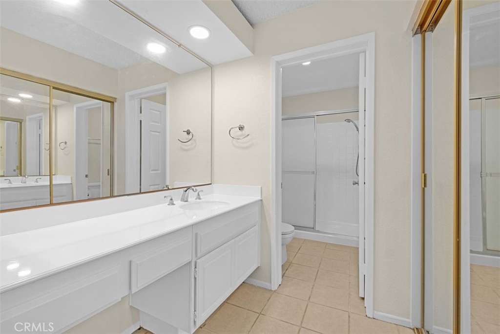 master bath with separate shower/toilet area - 25915 Orbita, Mission Viejo CA 92691 - photo 16