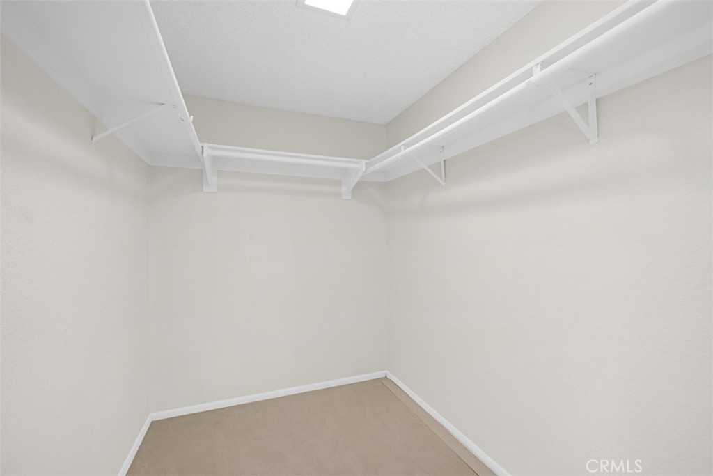 Large walk in closet - Master - 25915 Orbita, Mission Viejo CA 92691 - photo 17