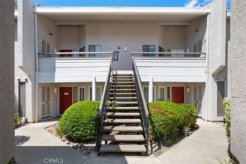 upstairs end unit - 25915 Orbita, Mission Viejo CA 92691 - photo 27
