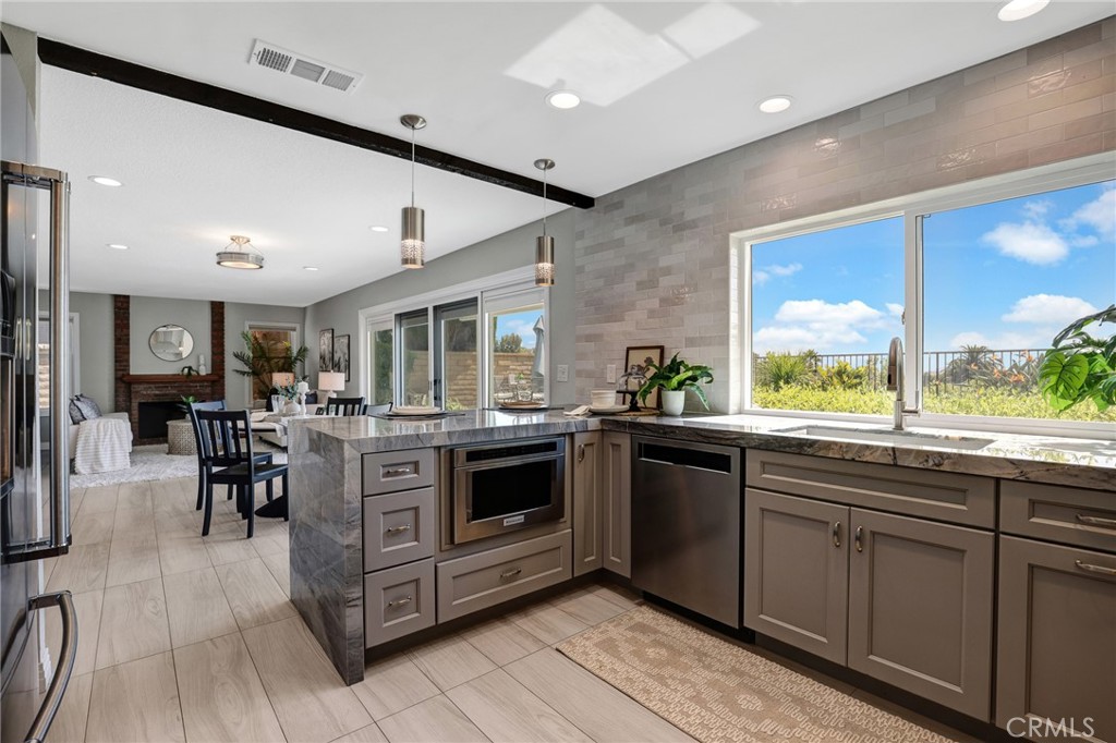 26262 Golada, Mission Viejo CA 92692 - photo 21