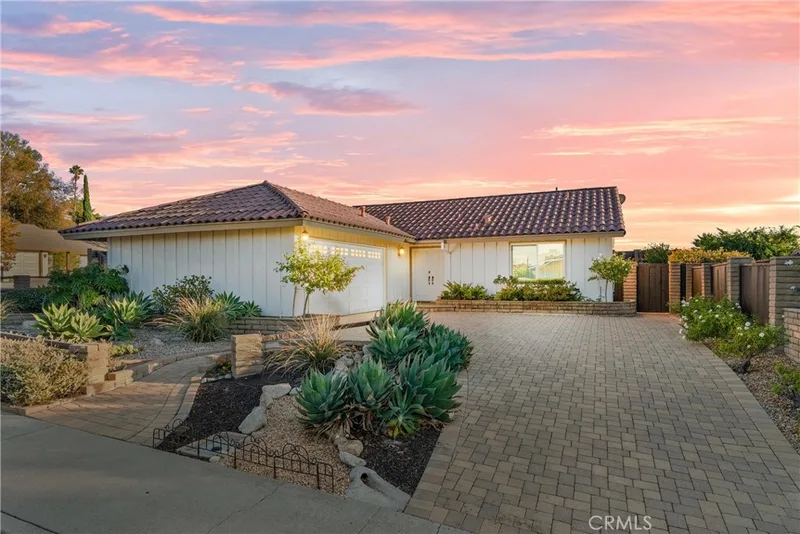 26392 Alhondra, Mission Viejo, CA 92691