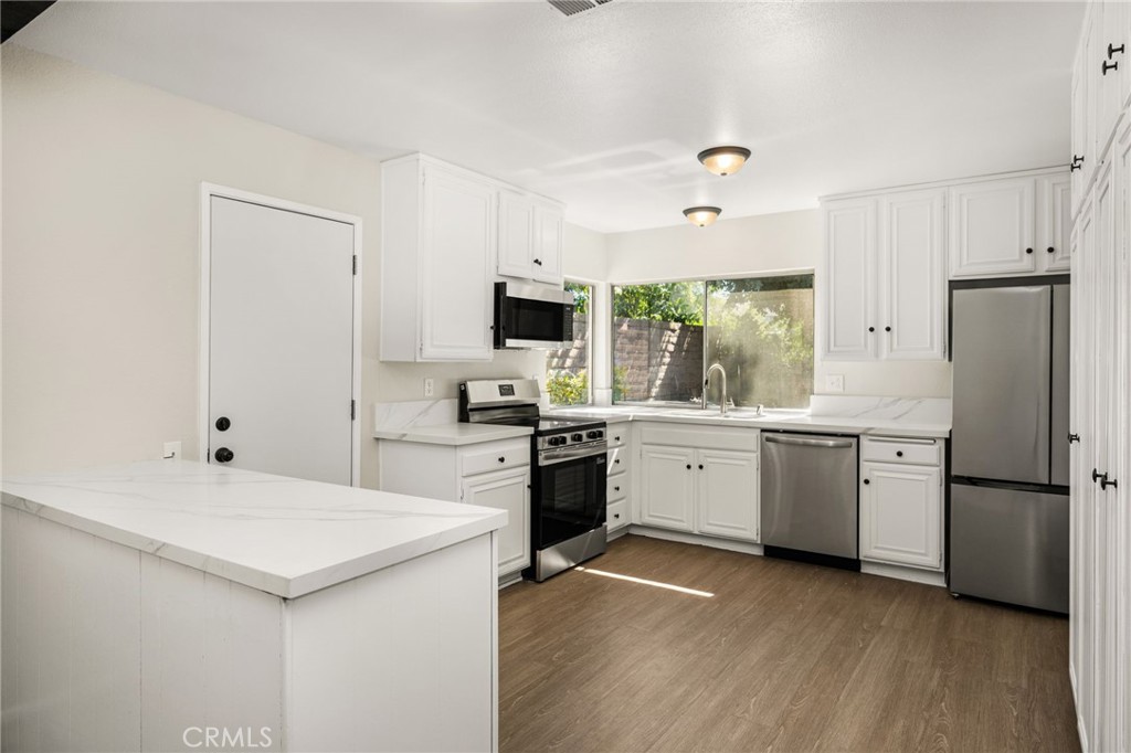 26422 Papagayo Drive, Mission Viejo CA 92691 - photo 4