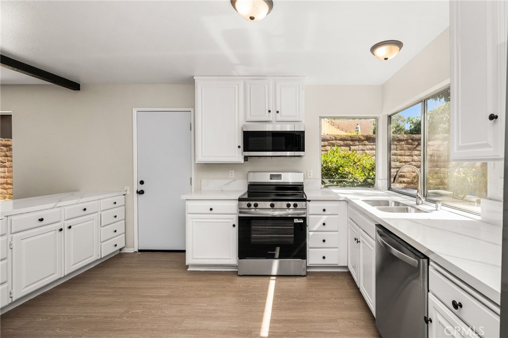 26422 Papagayo Drive, Mission Viejo CA 92691 - photo 5