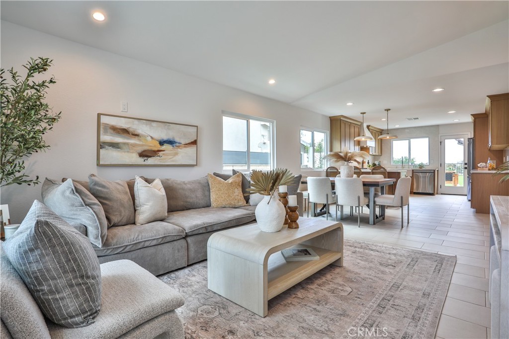 Open Floor Conceot - 26471 Via Cuervo, Mission Viejo CA 92691 - photo 1