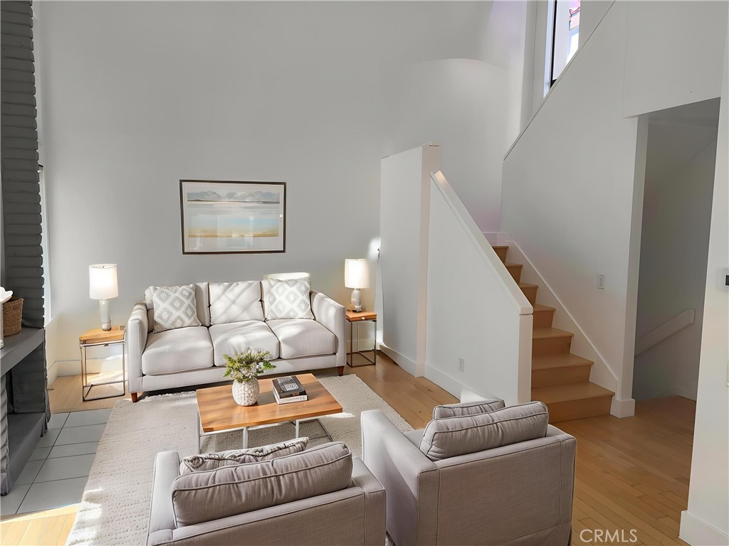 Mission Viejo 4 Bed, 3 bath, 2 car garage, 1 assigned parking space. Completely upgraded with high end finishes, wood an - 26531 Cardenio, Mission Viejo CA 92691 - photo 1