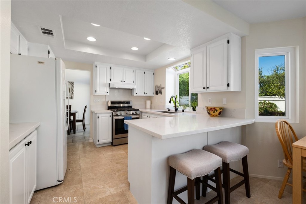 26535 Mikanos, Mission Viejo CA 92692 - photo 5