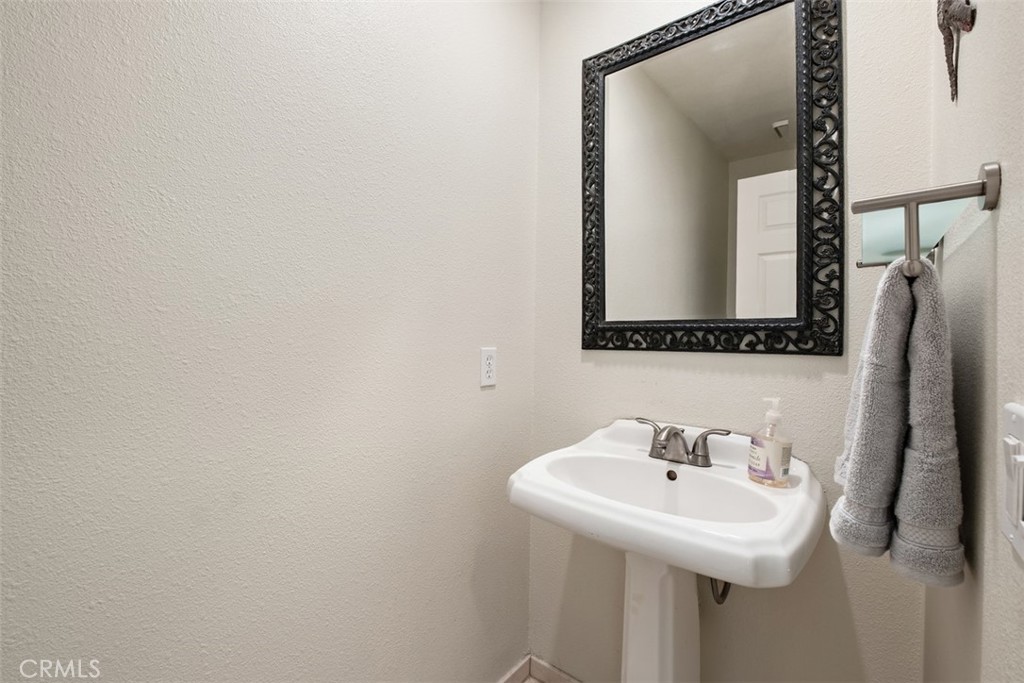 downstairs guest bathroom - 26535 Mikanos, Mission Viejo CA 92692 - photo 11