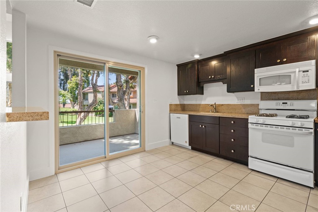 26643 Guadiana, Mission Viejo CA 92691 - photo 10
