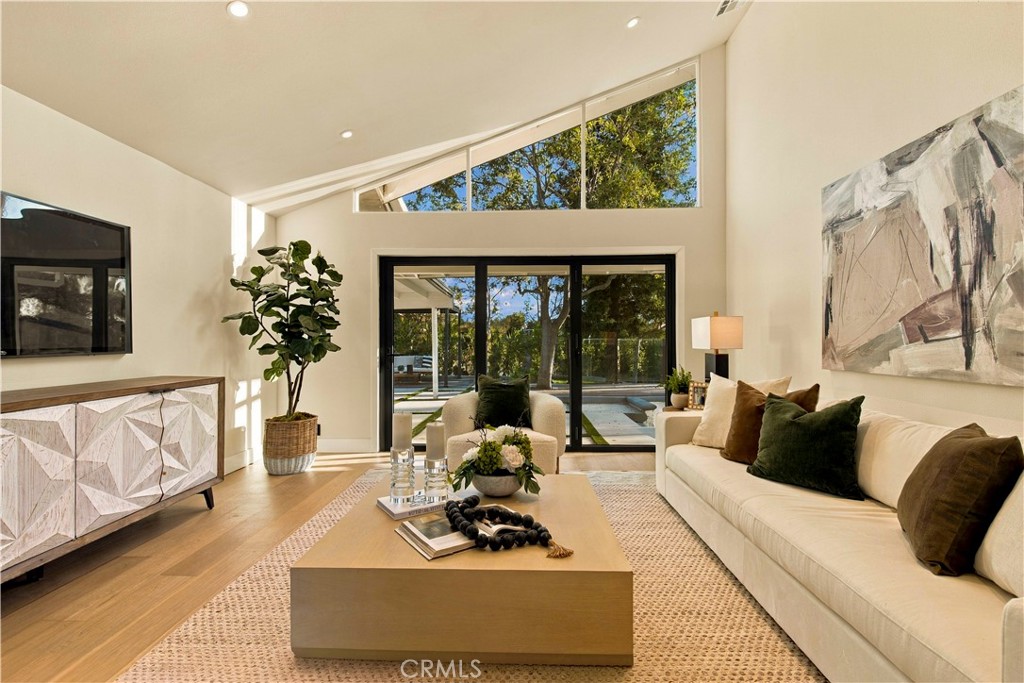 26682 Aracena, Mission Viejo CA 92691 - photo 4