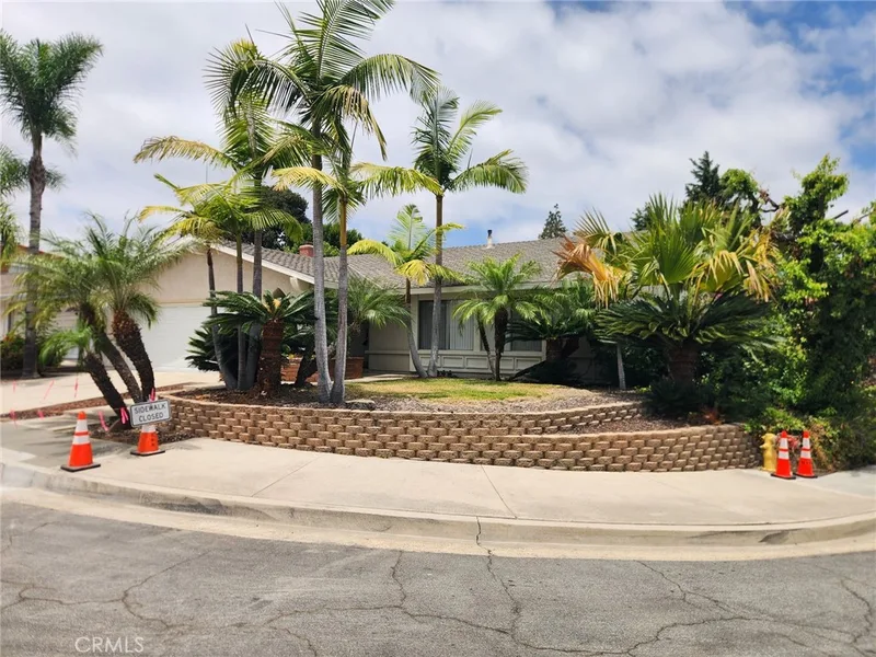 26731 Valpariso, Mission Viejo, CA 92691