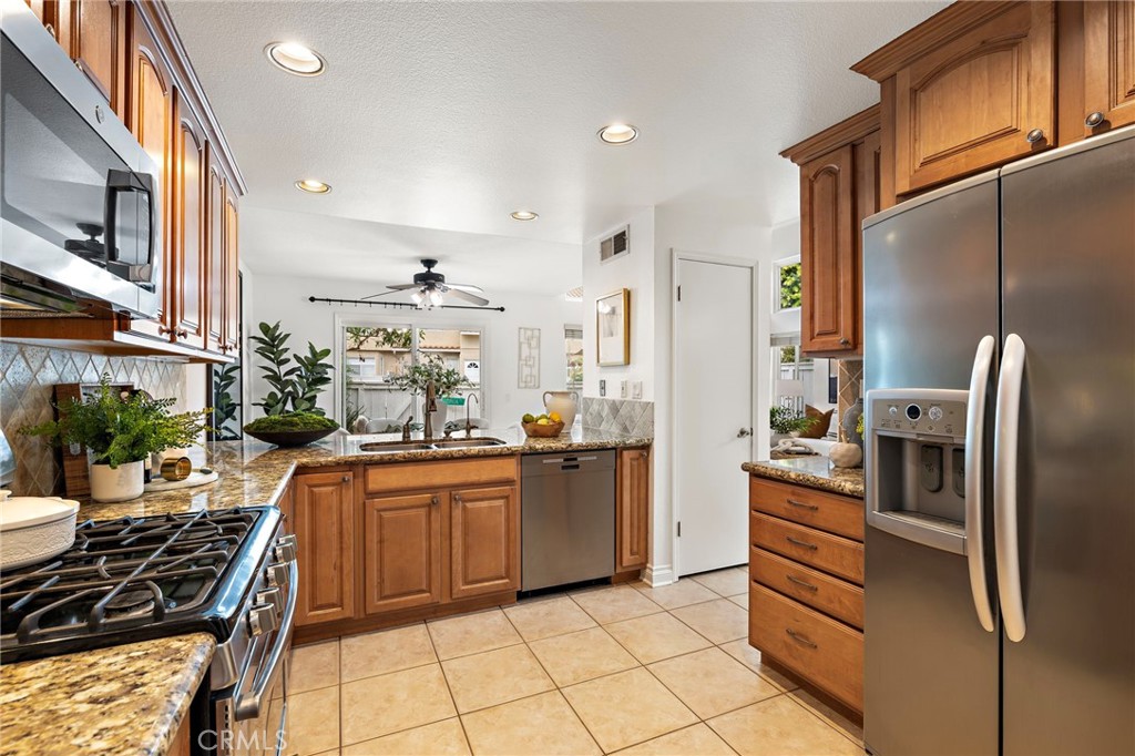 26907 Begonia, Mission Viejo CA 92692 - photo 4