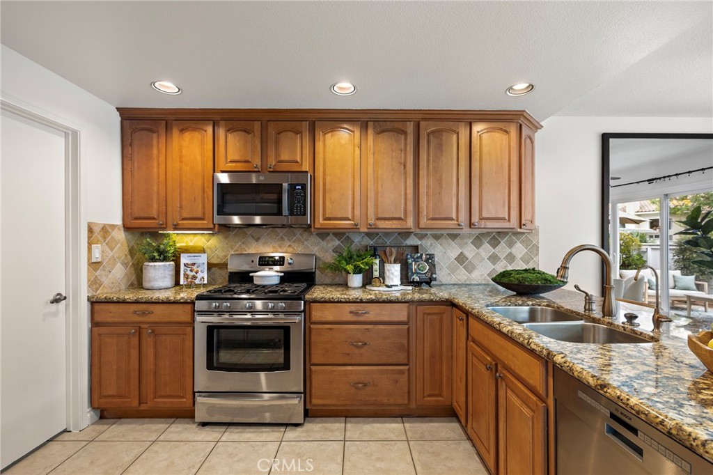 26907 Begonia, Mission Viejo CA 92692 - photo 24