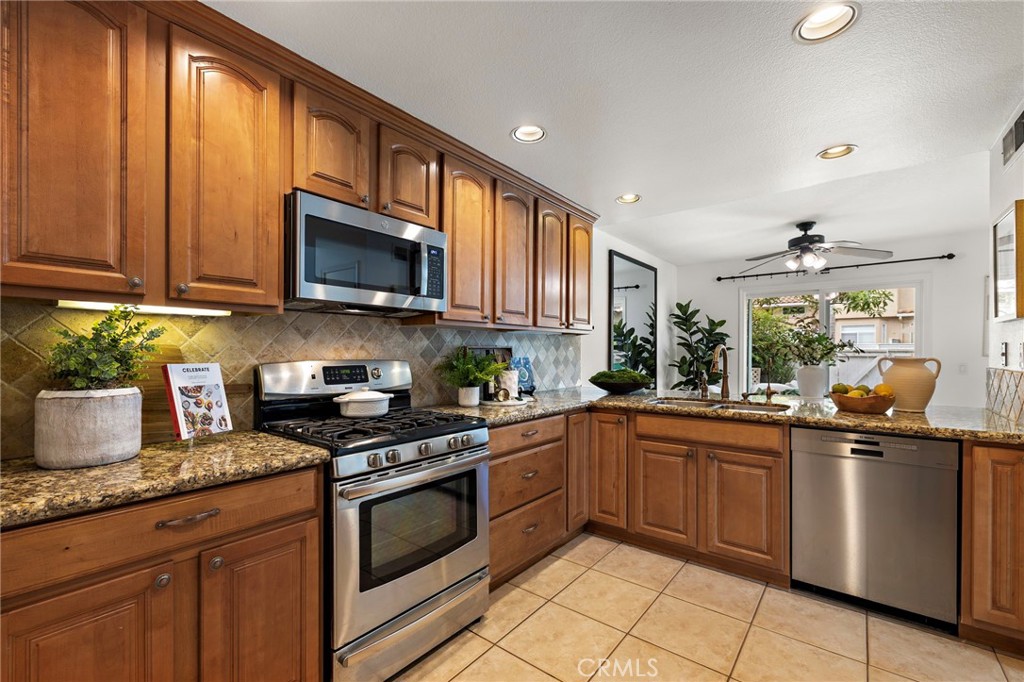 26907 Begonia, Mission Viejo CA 92692 - photo 25