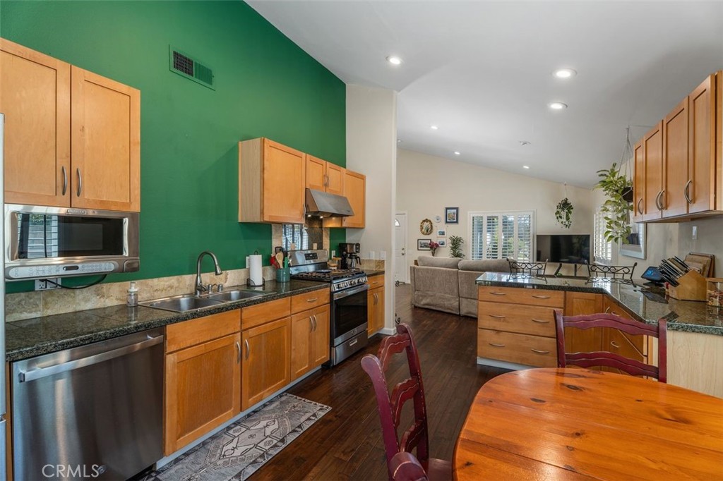 27075 Ayamonte, Mission Viejo CA 92692 - photo 11