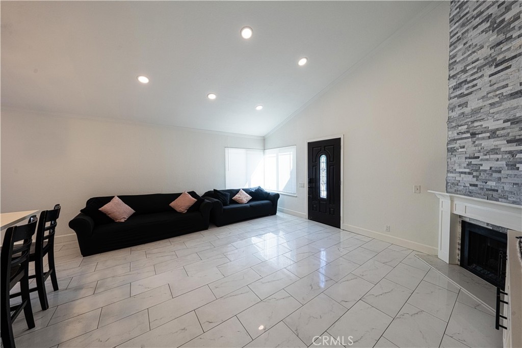 27081 Sombras, Mission Viejo CA 92692 - photo 6