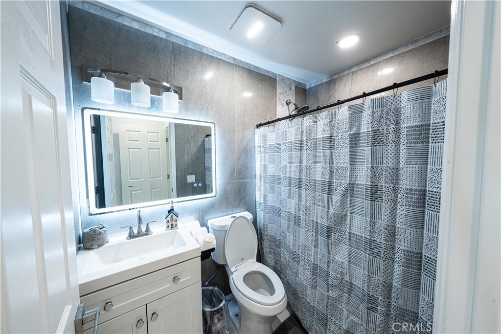 Primary Bath - 27081 Sombras, Mission Viejo CA 92692 - photo 21