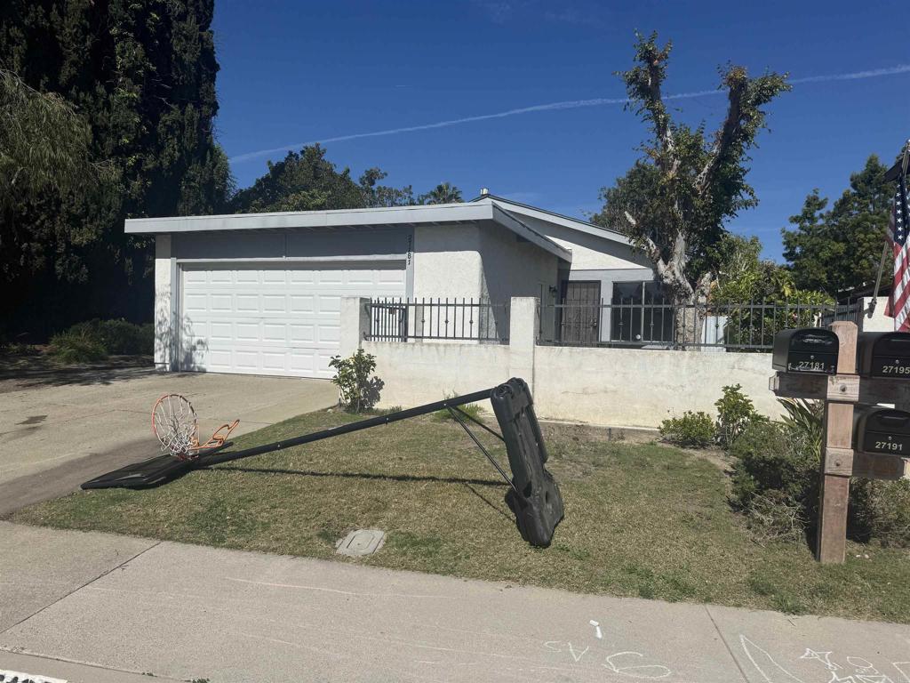 27181 Cedros, Mission Viejo CA 92692 - photo 1