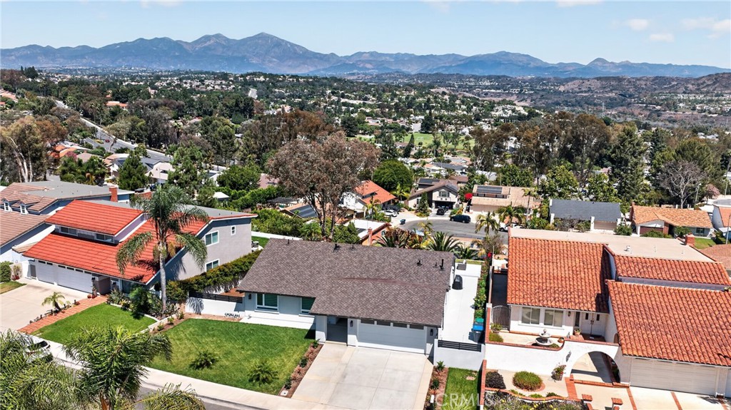 27182 Calle Del Cid, Mission Viejo CA 92691 - photo 33