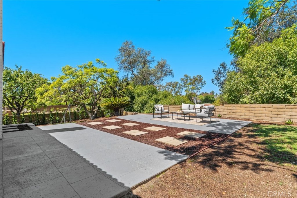 27241 Mariscal, Mission Viejo CA 92691 - photo 42