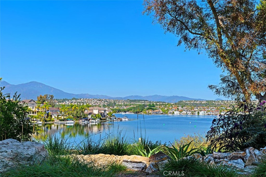 27241 Mariscal, Mission Viejo CA 92691 - photo 48
