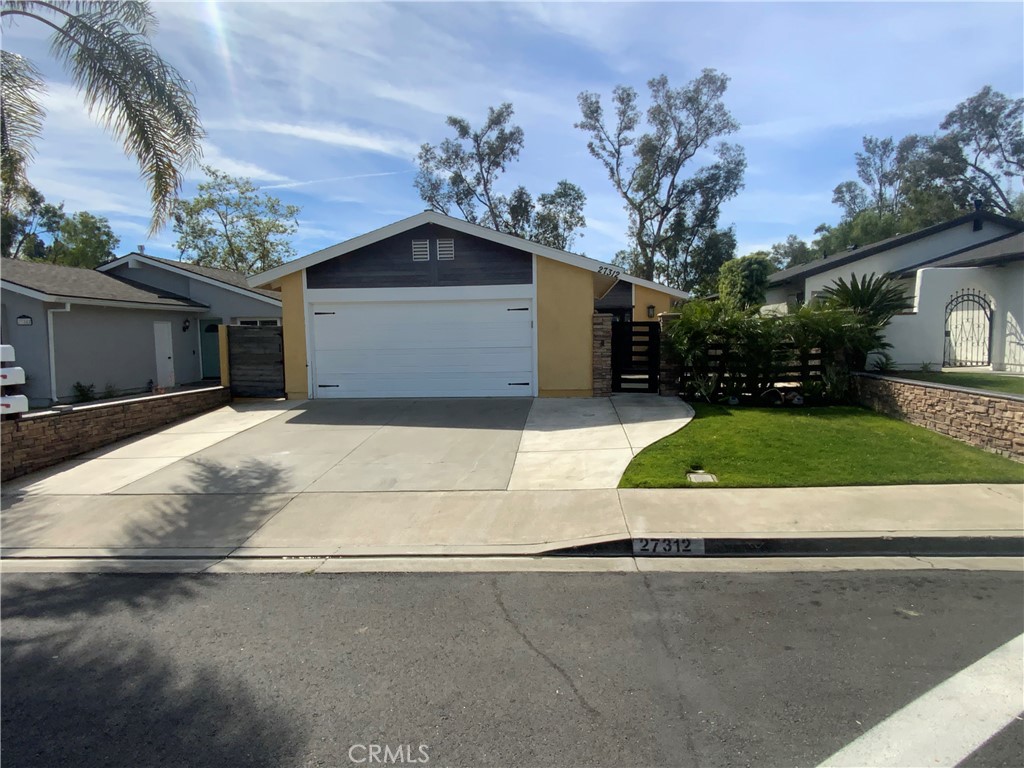 27312 Las Nieves, Mission Viejo CA 92691 - photo 1