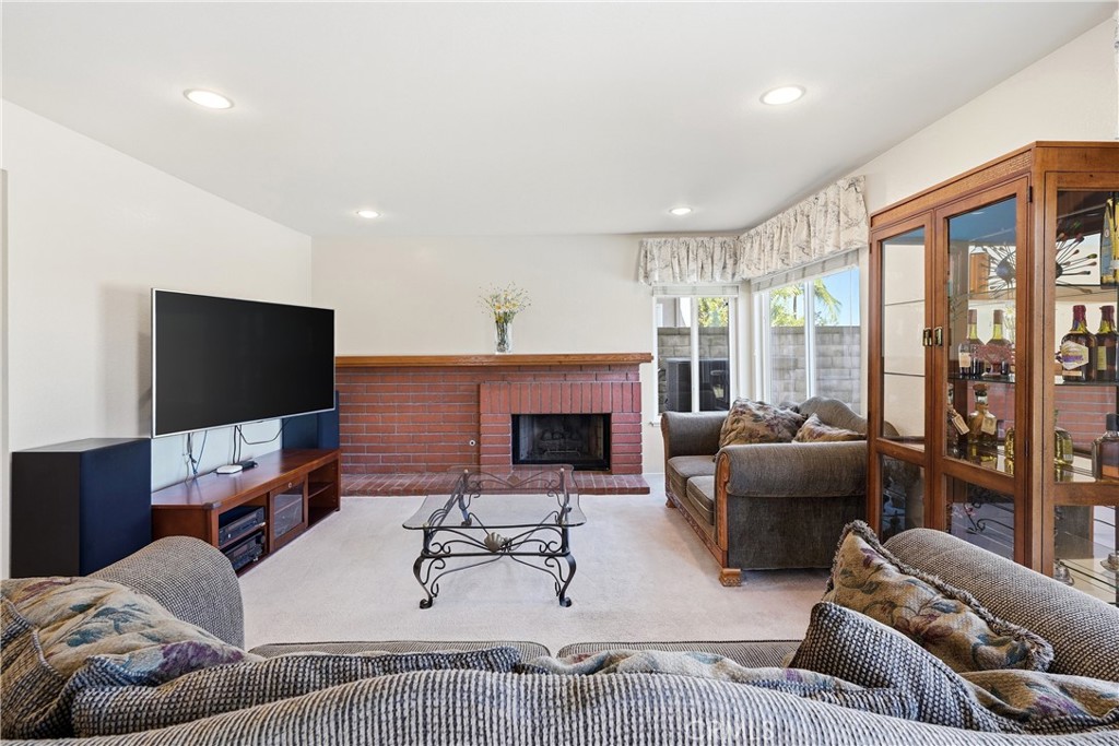 27411 Betanzos, Mission Viejo CA 92692 - photo 12
