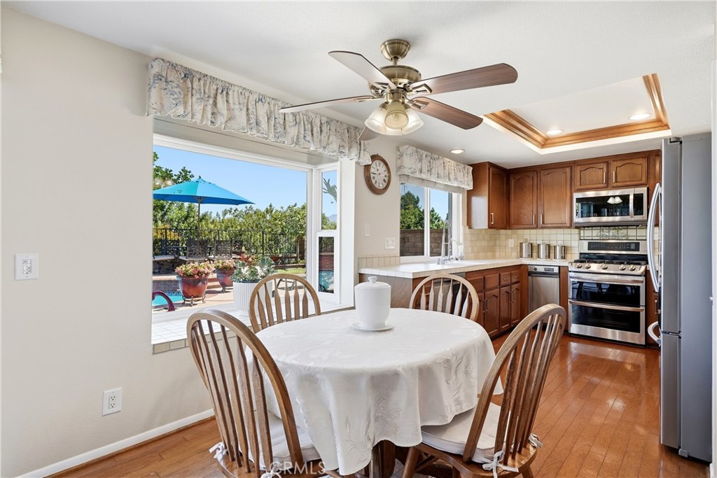 27411 Betanzos, Mission Viejo CA 92692 - photo 16