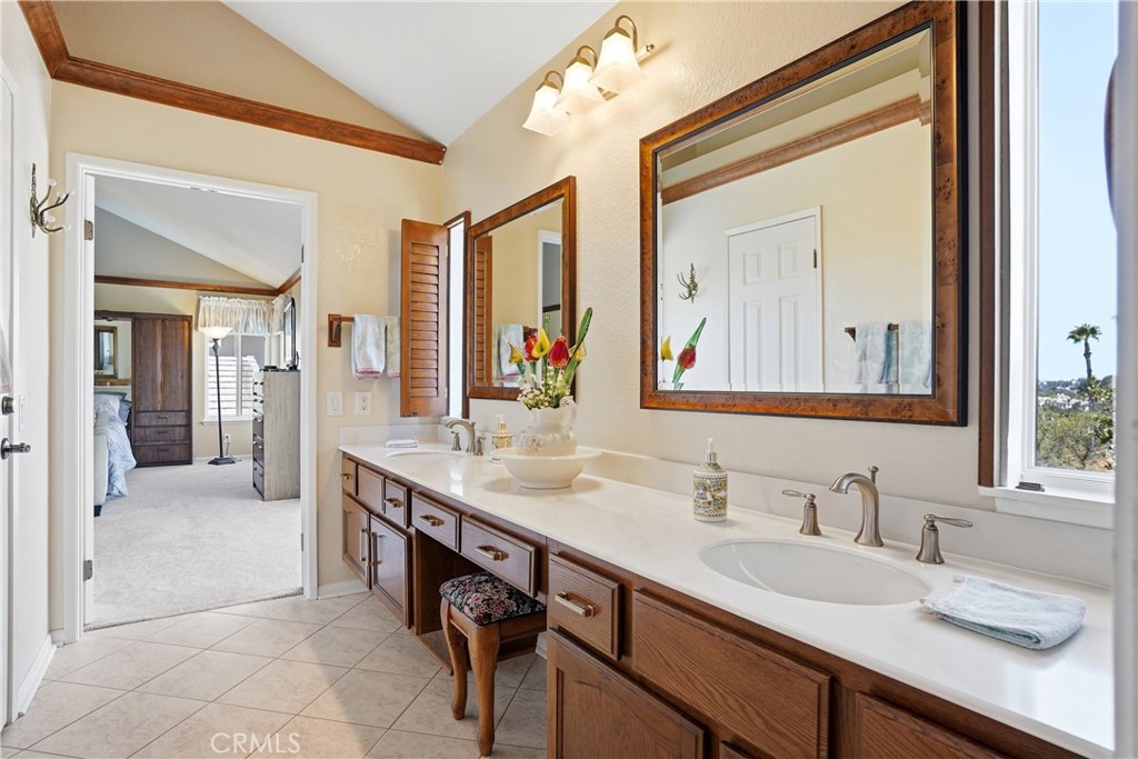 27411 Betanzos, Mission Viejo CA 92692 - photo 32