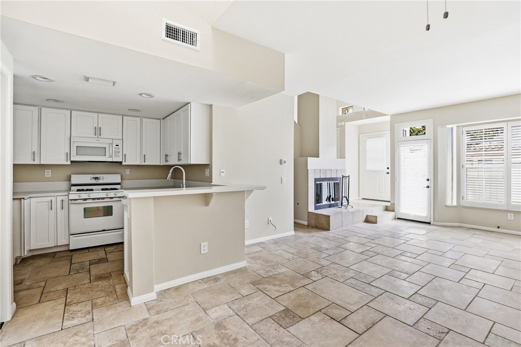 27422 Iris Avenue, Mission Viejo CA 92692 - photo 3