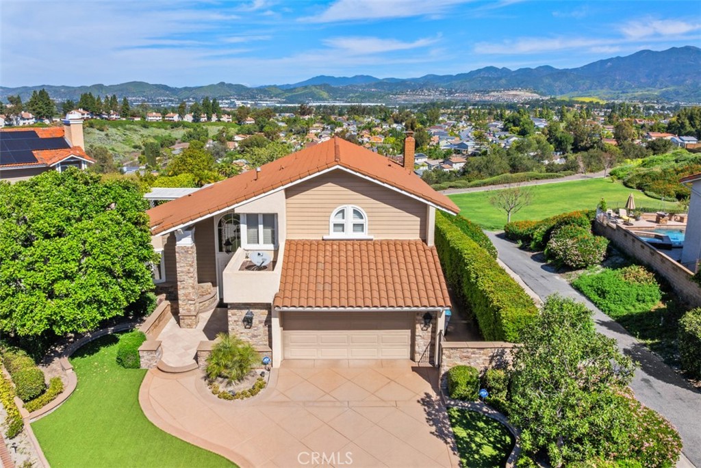 VIEWS & Pool - Madrid Del Lago - 27441 Cenajo, Mission Viejo CA 92691 - photo 1
