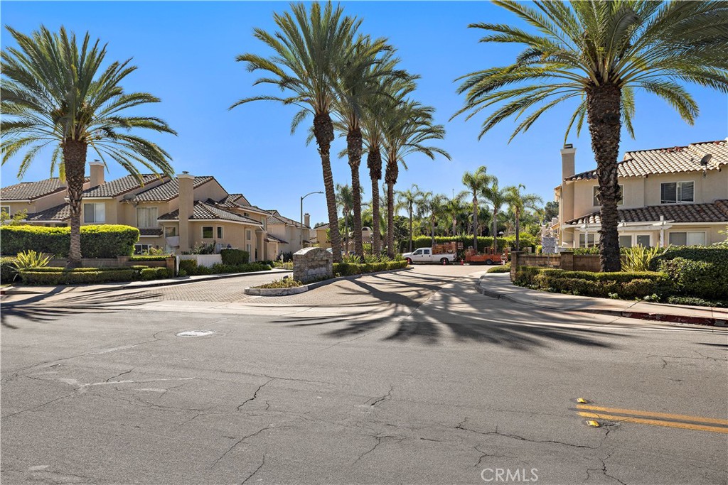 Entrance to the Emerald Pointe community - 27474 Lilac, Mission Viejo CA 92692 - photo 4