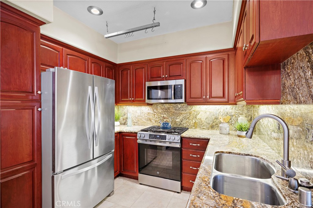 Kitchen #3 - 27474 Lilac, Mission Viejo CA 92692 - photo 15