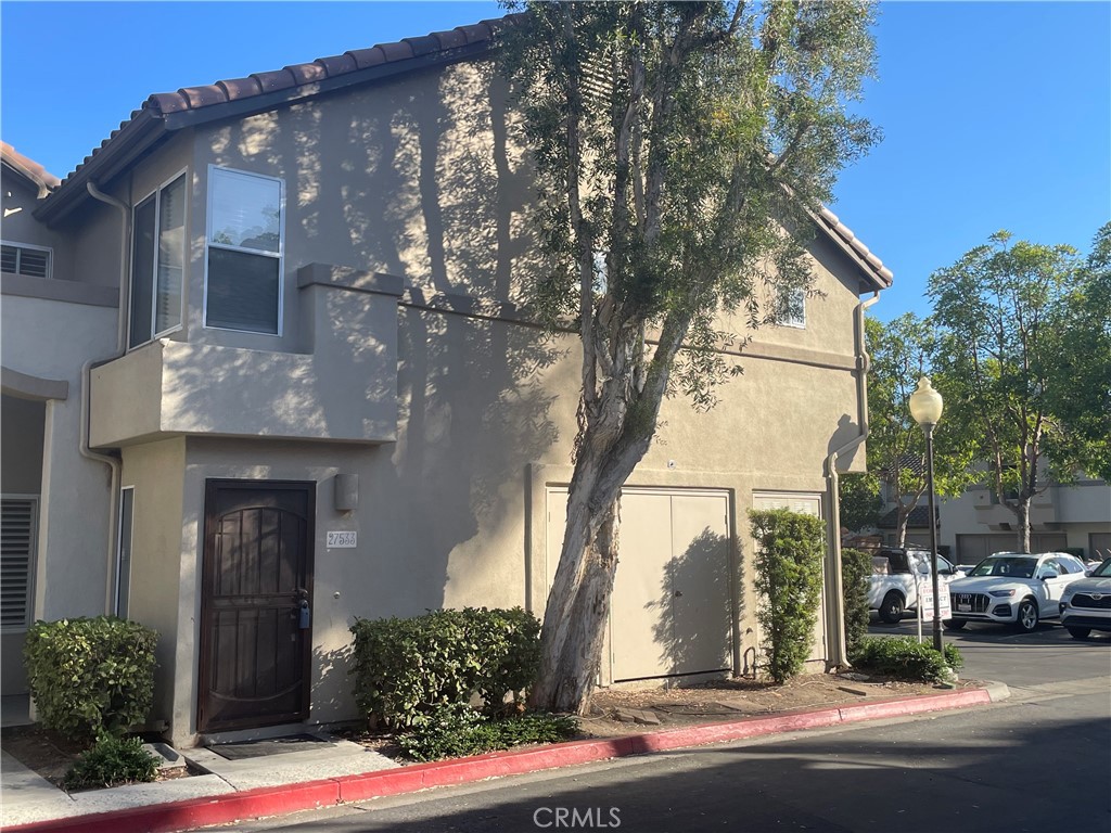 Two Story End Unit on a Cul de Sac - 27533 Calinda, Mission Viejo CA 92692 - photo 1