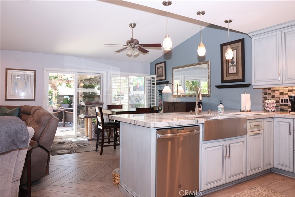 27711 Golondrina, Mission Viejo CA 92692 - photo 8