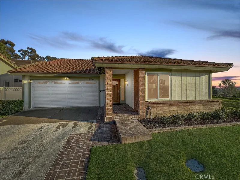 27740 Via Sarasate, Mission Viejo, CA 92692
